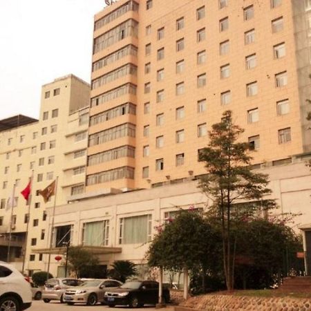 Yunheng Hotel Neijiang Extérieur photo