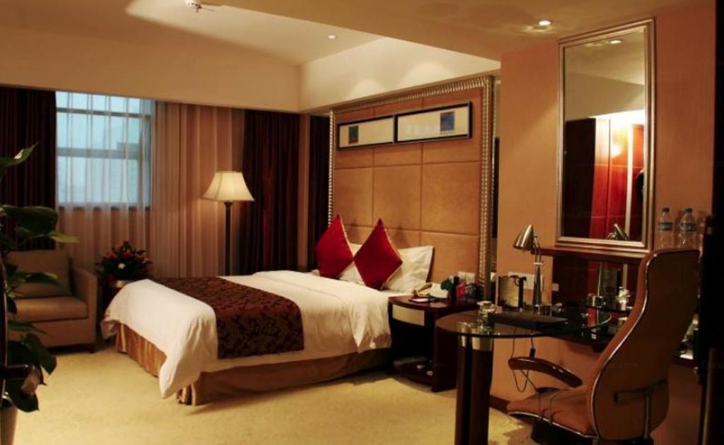 Yunheng Hotel Neijiang Extérieur photo
